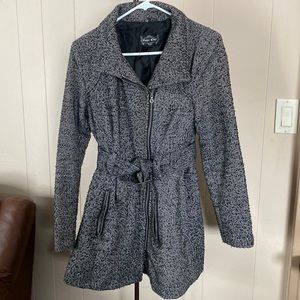 Outer Edge short wool trench coat! Black and white size Medium